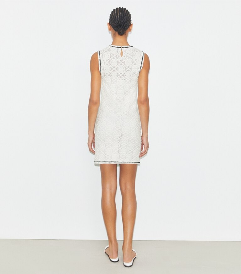 Tory Burch designer robes Robe débardeur en maille de coton pointelle dans White sur modèle, de dos