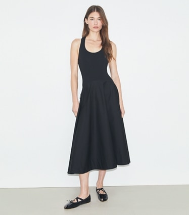 Tory Burch designer robes Robe débardeur en viscose in Black sur mannequin, devant