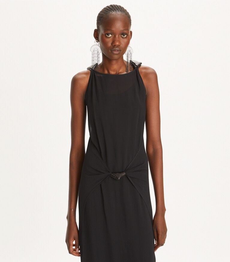 Tory Burch designer robes Robe en crêpe à nœud dans Black détail sur modèle