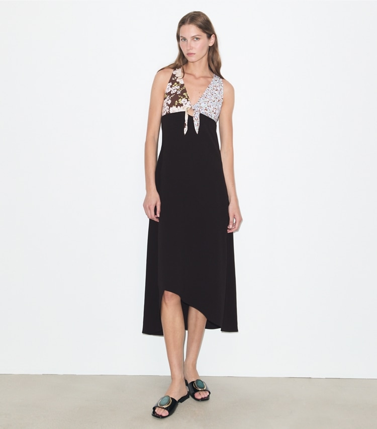 Tory Burch designer robes Robe en crêpe à nouer dans le dos in Black sur mannequin, devant