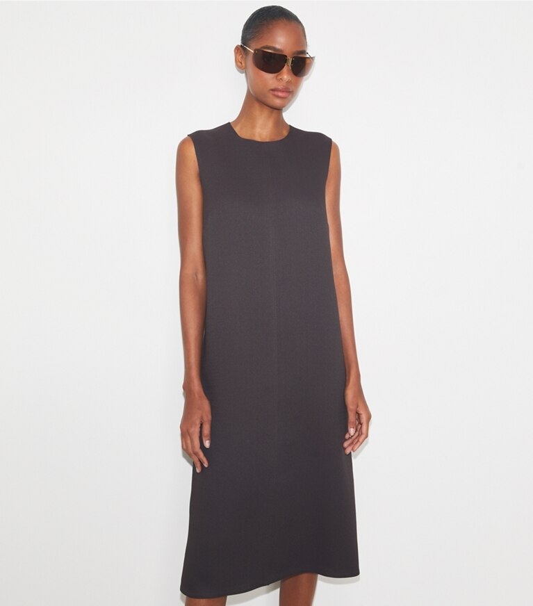 Tory Burch designer robes Robe en crêpe dans Dark Mocha détail sur modèle