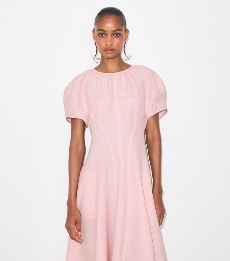 Tory Burch designer robes Robe en lin à manches ballon dans Light Pink détail sur modèle