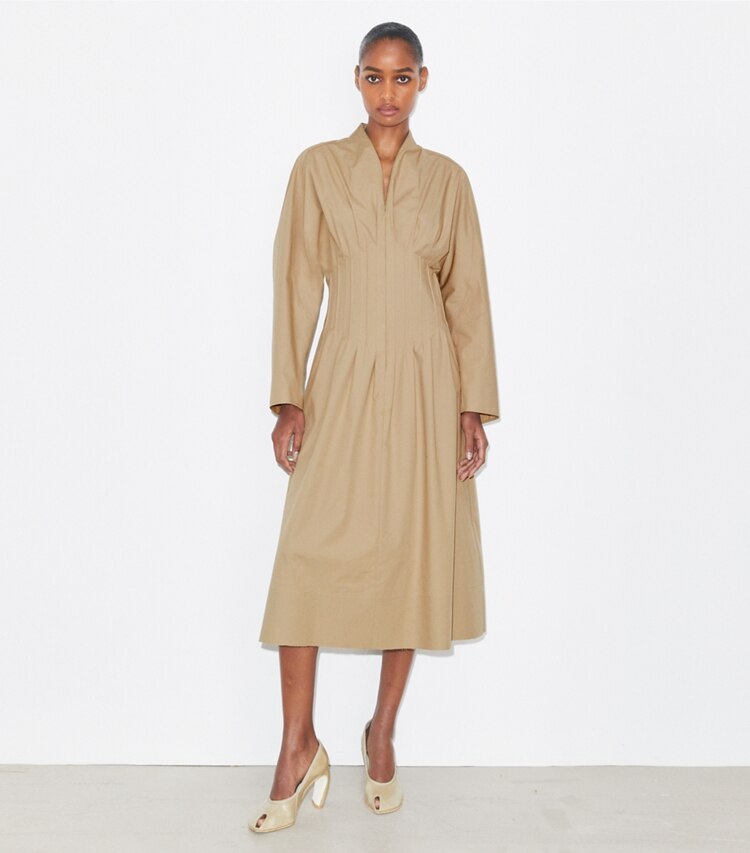 Tory Burch designer robes Robe en popeline dans Taupe Gray sur modèle, de face