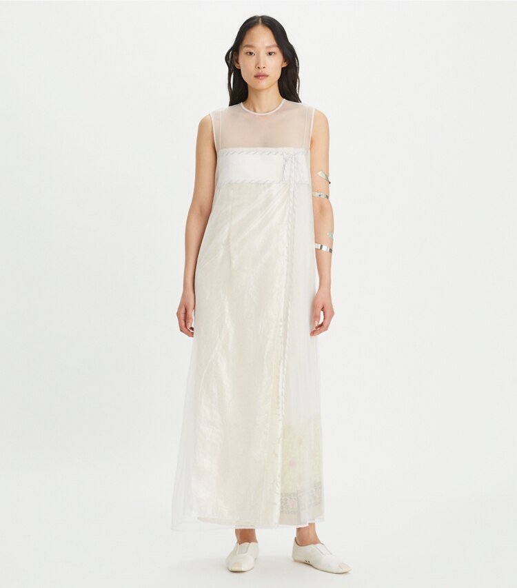 Tory Burch designer robes Robe en velours dévoré avec sur-robe transparente in New Ivory sur mannequin, devant