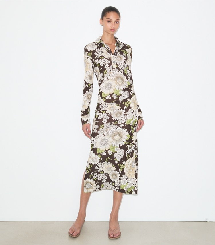 Tory Burch designer robes Robe en viscose imprimée in Brown Floral sur mannequin, devant