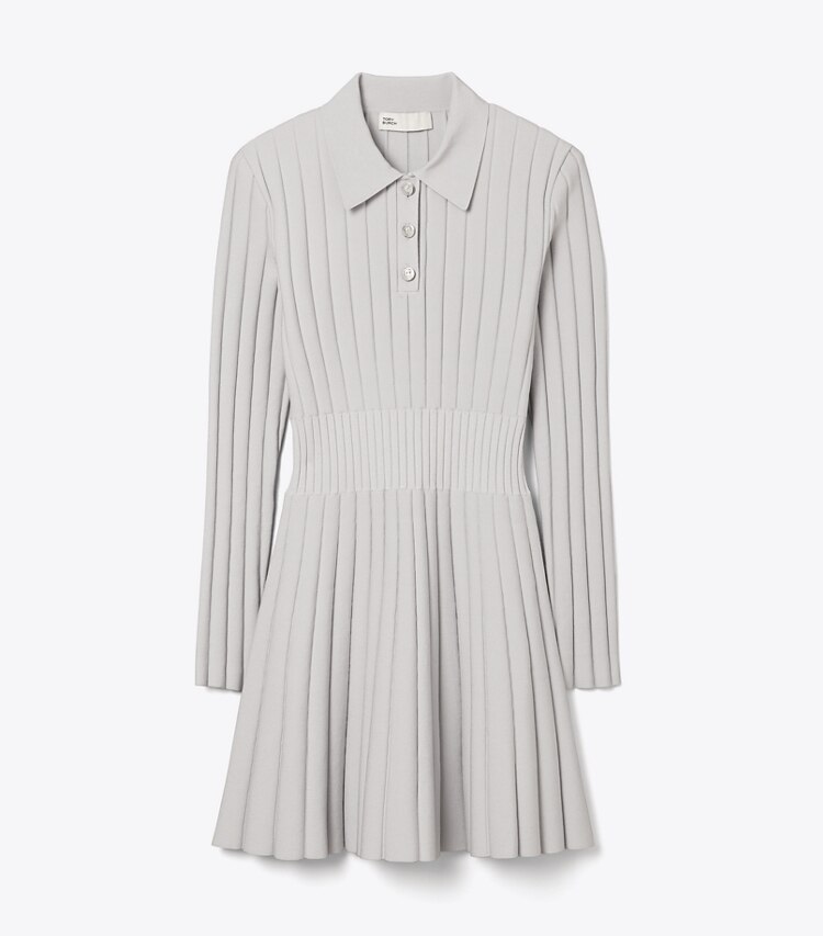 Tory Sport designer robes Robe polo en viscose tricotée dans Dewy Gray de face