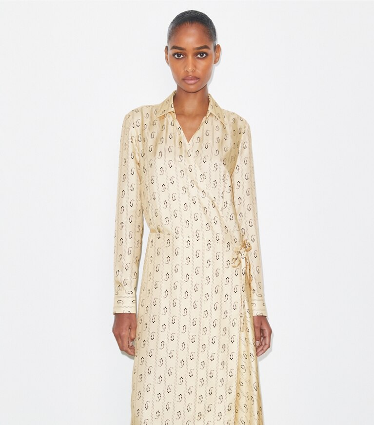 Tory Burch designer robes Robe portefeuille en soie dans Light Sand Paisley détail sur modèle