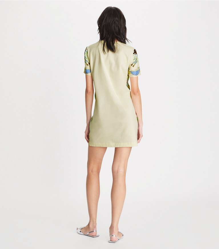 Tory Burch designer robes Robe t-shirt à devant en soie dans Blue Multi sur modèle, de dos