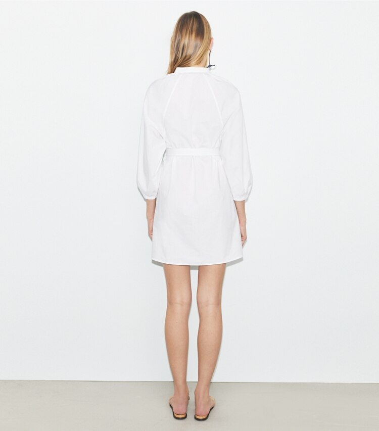Tory Burch designer paréos Robe tunique à manches bouffantes in White / White on model back