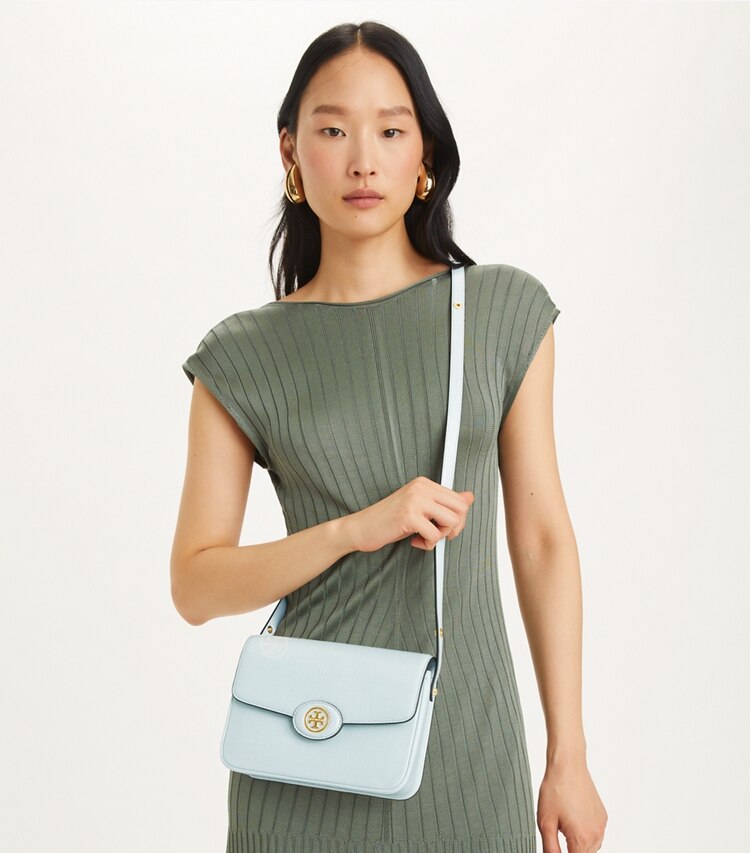 Tory Burch designer ショルダーバッグ ロビンソン クロスハッチ コンバーチブル ショルダーバッグ in Summit additional on model