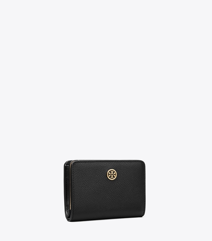 Tory Burch designer 財布 ロビンソン ペブルド バイフォールド ウォレット in Black angle
