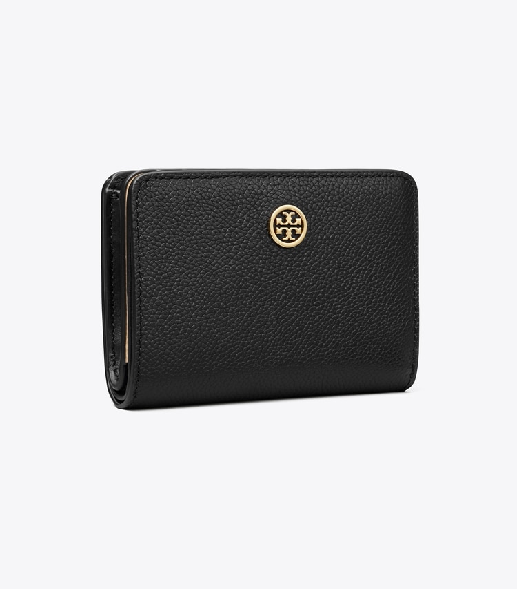 Tory Burch designer 財布 ロビンソン ペブルド バイフォールド ウォレット in Black angle