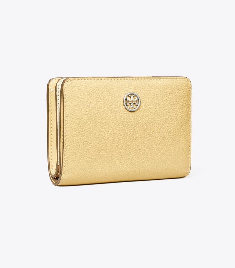 Tory Burch designer 財布 ロビンソン ペブルド バイフォールド ウォレット in Praline angle