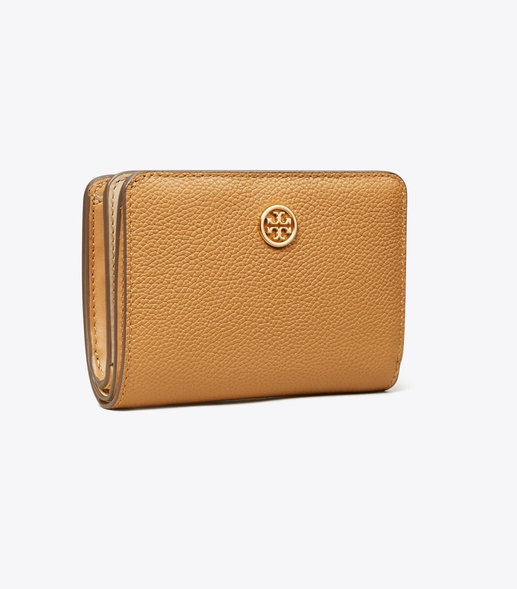 Tory Burch designer 財布 ロビンソン ペブルド バイフォールド ウォレット in Tiramisu angle