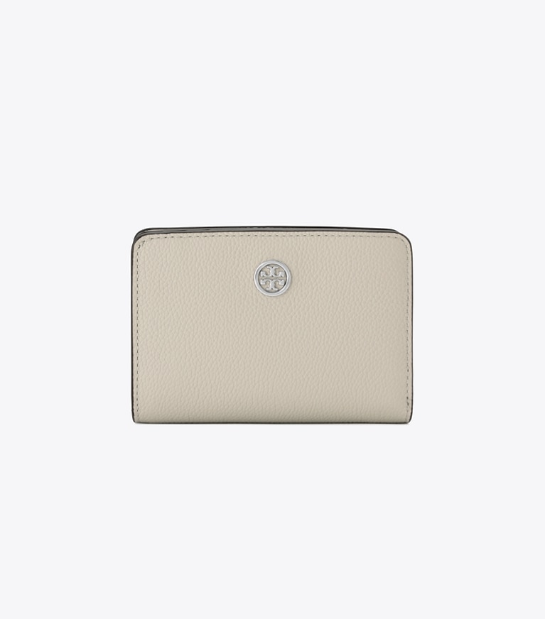 Tory Burch designer 財布 ロビンソン ペブルド バイフォールド ウォレット in Sage Stone angle