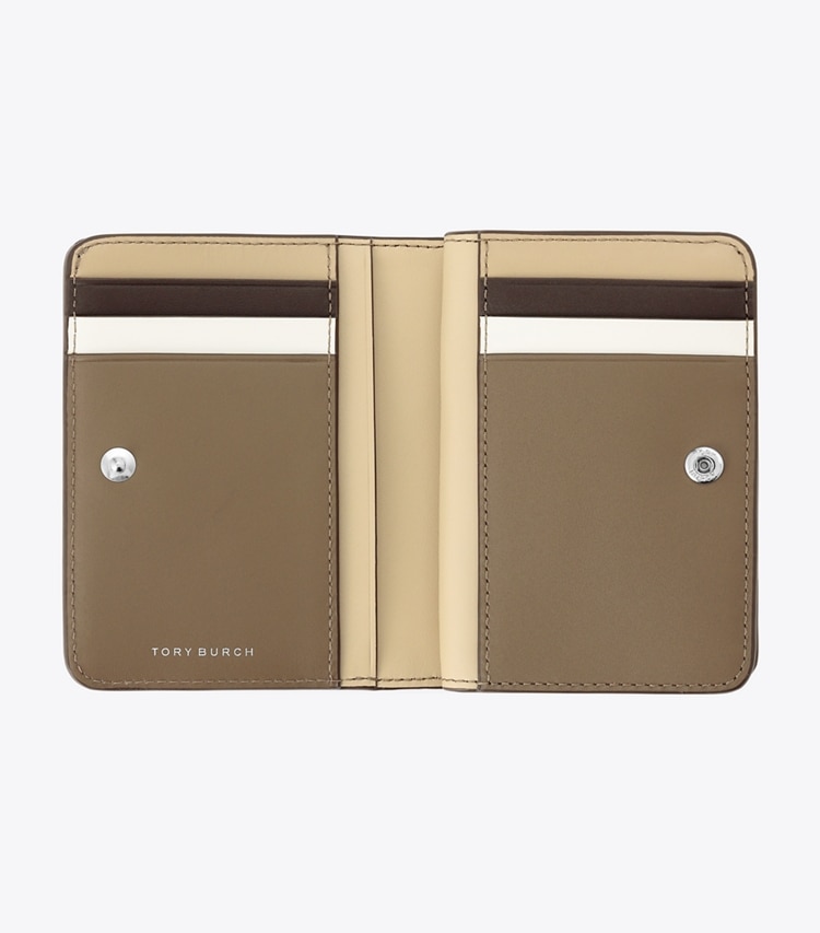 Tory Burch designer 財布 ロビンソン ペブルド バイフォールド ウォレット in Wild Mushroom オーバーヘッド