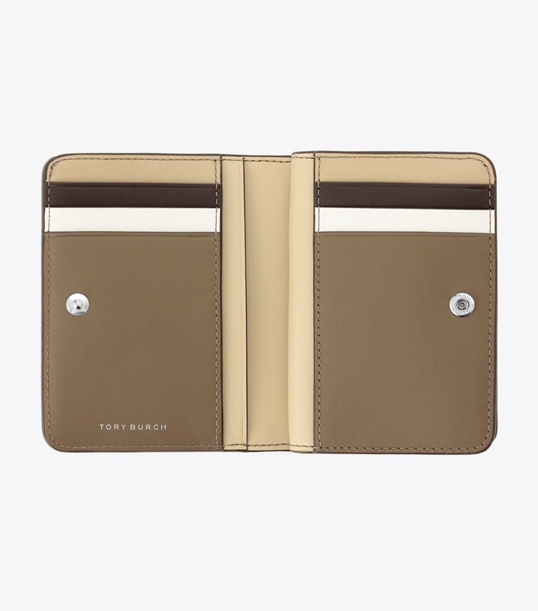 Tory Burch designer 財布 ロビンソン ペブルド バイフォールド ウォレット in Wild Mushroom angle