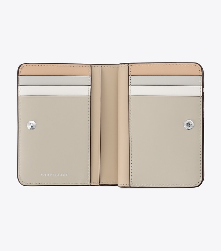 Tory Burch designer 財布 ロビンソン ペブルド バイフォールド ウォレット in Sage Stone angle