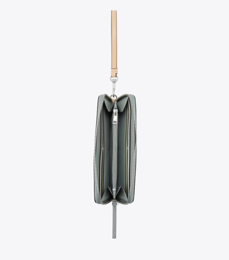 Tory Burch designer 財布 ロビンソン ペブルド ジップ コンチネンタル ウォレット in Light Granite angle