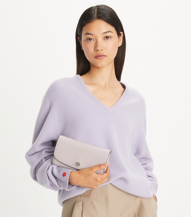 Tory Burch designer mini bags Robinson Spazzolato Crossbody in Primrose additional on model