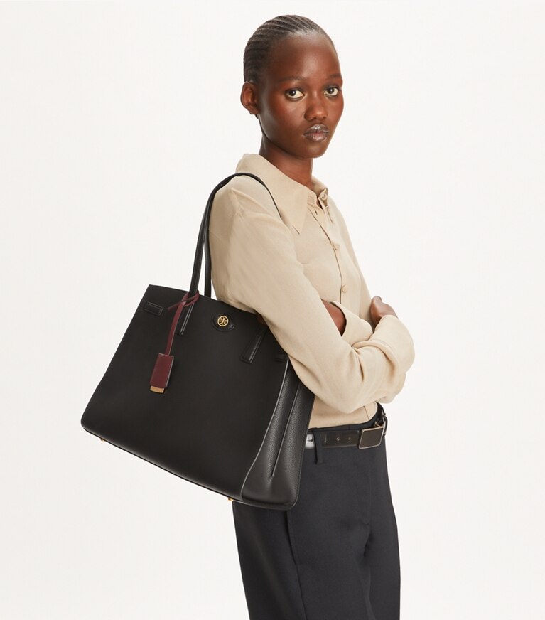 Tory Burch designer henkeltaschen Robinson Tasche in Black angle