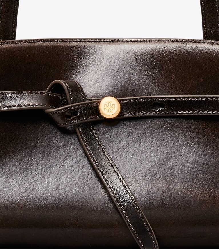 Tory Burch designer schultertaschen Romy Bauletto im Querformat mit Used-Look in Dark Brown detail