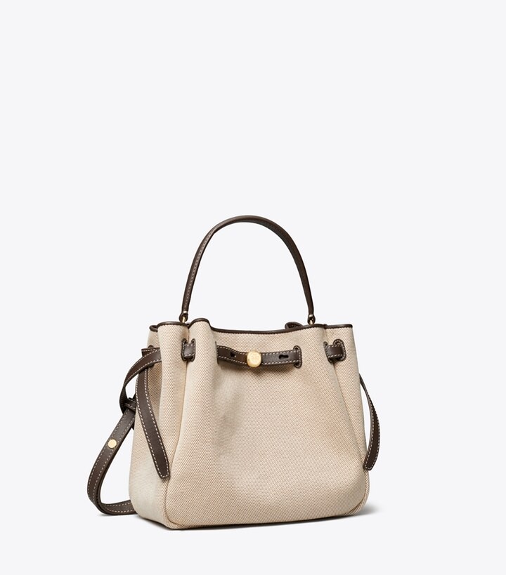 Tory Burch designer crossbody bags Romy Bucket Bag aus Canvas in Dusty Almond/ Bianco White angle