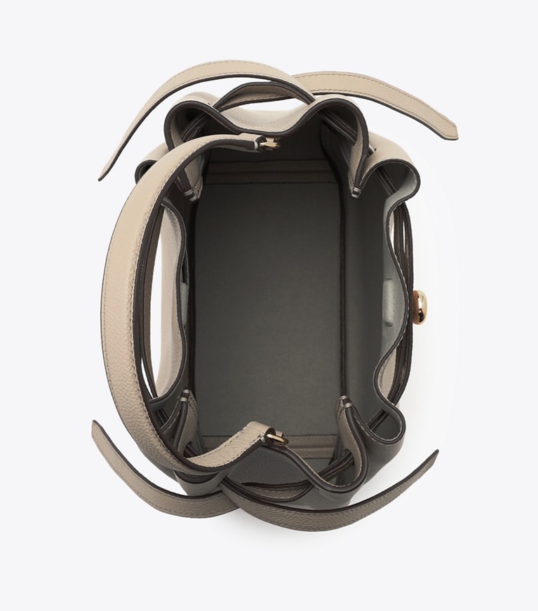 Tory Burch designer クロスボディバッグ ロミー バケットバッグ in Light Stone オーバーヘッド