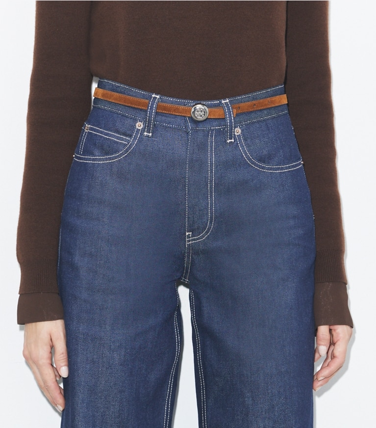 Tory Burch designer gürtel Romy Wendegürtel aus Wildleder in Caramel / Tiramisu / Silver accessory on model