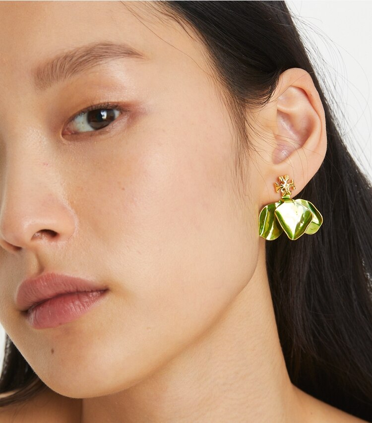 Tory Burch designer earrings Roxanne Front-Back Earring in GOLD / Pink accessory on model