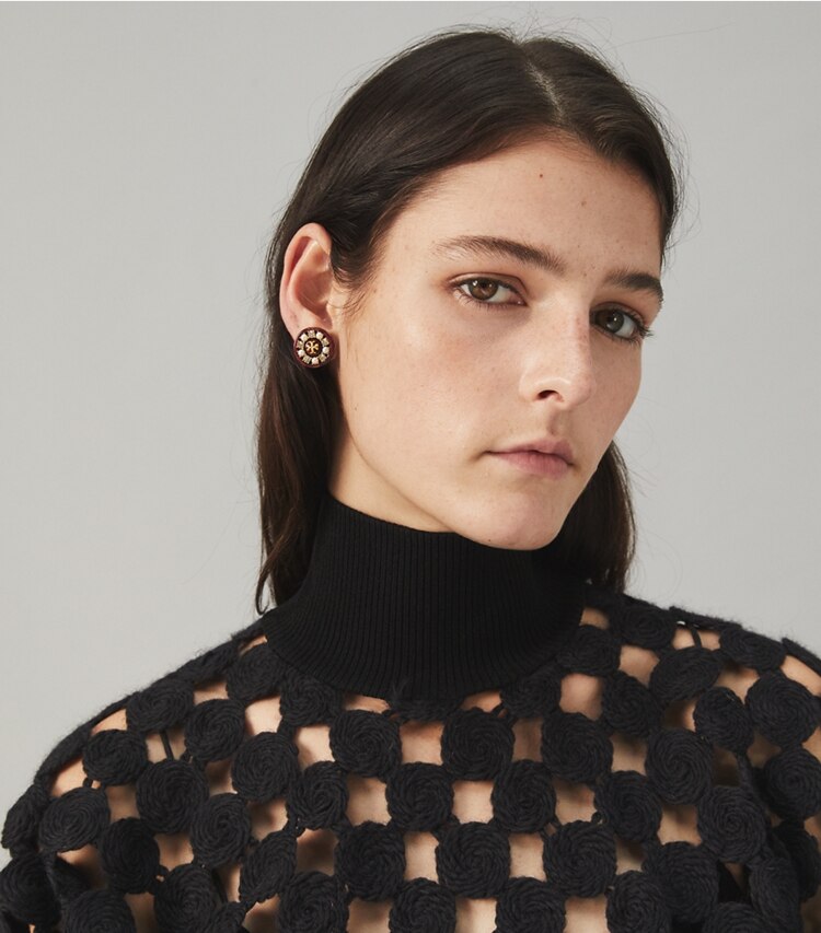 Tory Burch designer earrings Roxanne Small Button Earring in Rolled Gold / Sienna / Pearl accessory on model