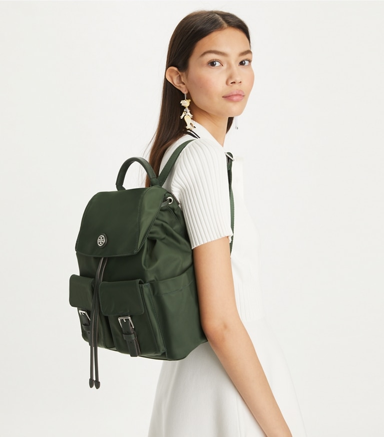 Tory Burch designer rucksäcke Rucksack aus Nylon mit Umschlag in Basil angle