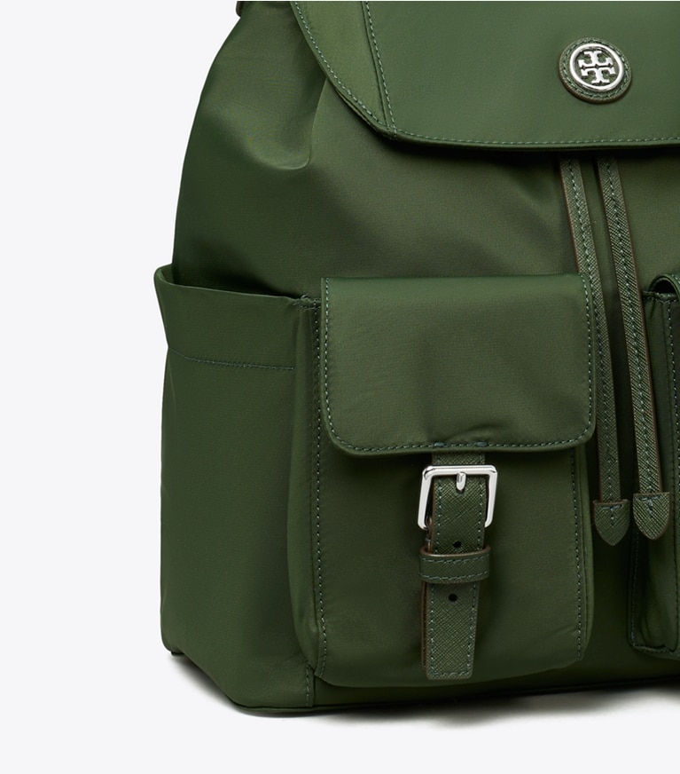Tory Burch designer rucksäcke Rucksack aus Nylon mit Umschlag in Basil angle