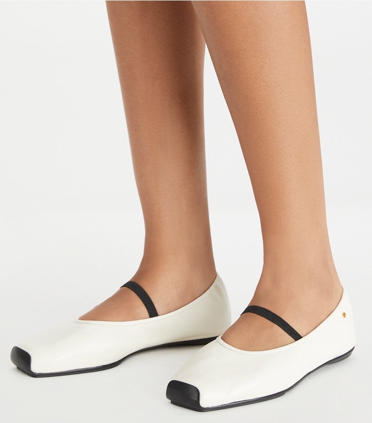 Tory Burch designer flats Runway Ballet in NEW IVORY / PERFECT BLACK angle