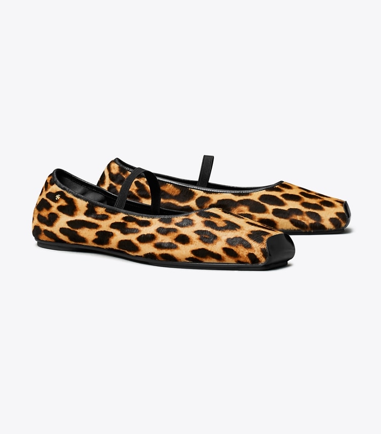 Tory Burch designer flats Runway Ballet in CLASSIC LEOPARD / PERFECT BLACK angle