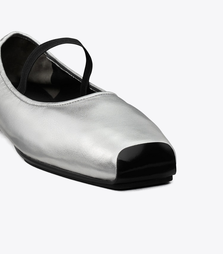 Tory Burch designer flats Runway Ballet in SILVER / PERFECT BLACK detail