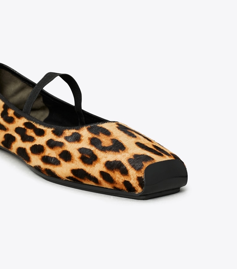 Tory Burch designer flats Runway Ballet in CLASSIC LEOPARD / PERFECT BLACK angle