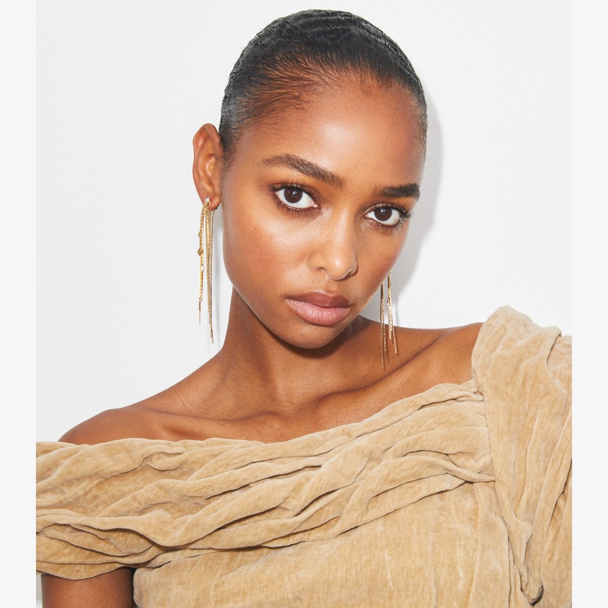 runway-front-back-chain-