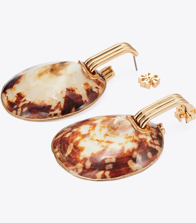 Tory Burch designer ohrringe Runway Muschel-Ohrhänger in Light Brass detail