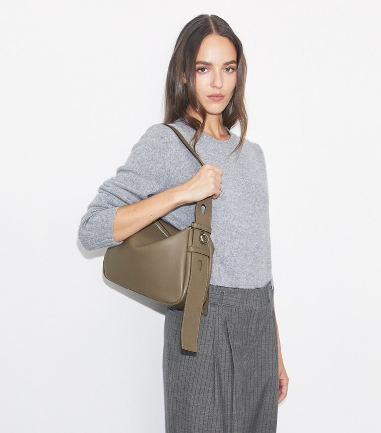 Tory Burch designer sacs porté épaule Sac à bandoulière Romy dans Wild Mushroom accessoire sur le modèle