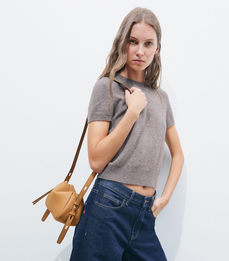 Tory Burch designer sacs à bandoulière Sac à bandoulière souple Romy dans Tiramisu supplémentaire sur le modèle