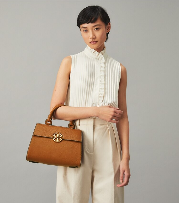 Tory Burch designer sac à main Sac à poignée Miller dans Light Umber accessoire sur le modèle
