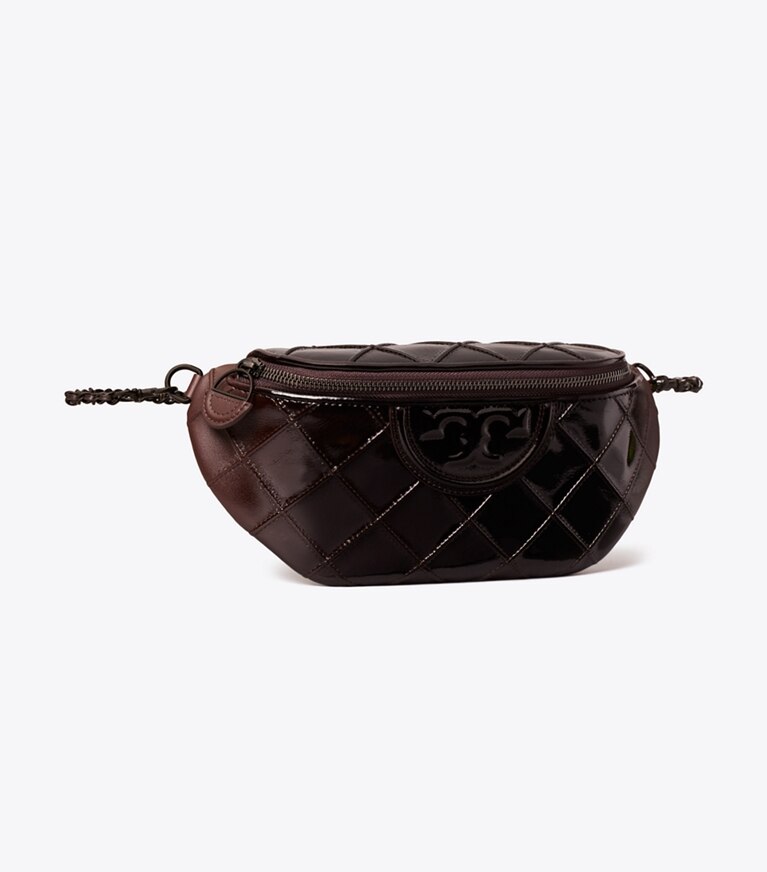 Tory Burch designer sacs banane Sac banane Fleming en cuir verni dans Deep Burgundy angle