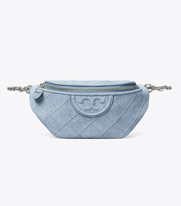 Tory Burch designer sacs banane Sac banane Fleming en suède souple à imprimé denim dans Denim de face