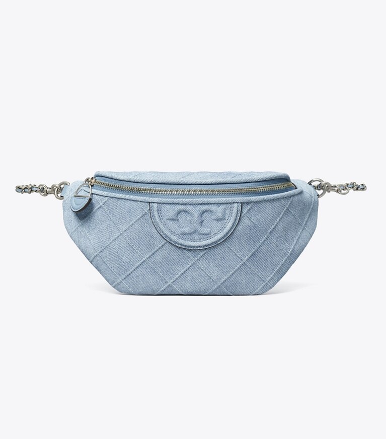 Tory Burch designer sacs banane Sac banane Fleming en suède souple à imprimé denim dans Denim de face