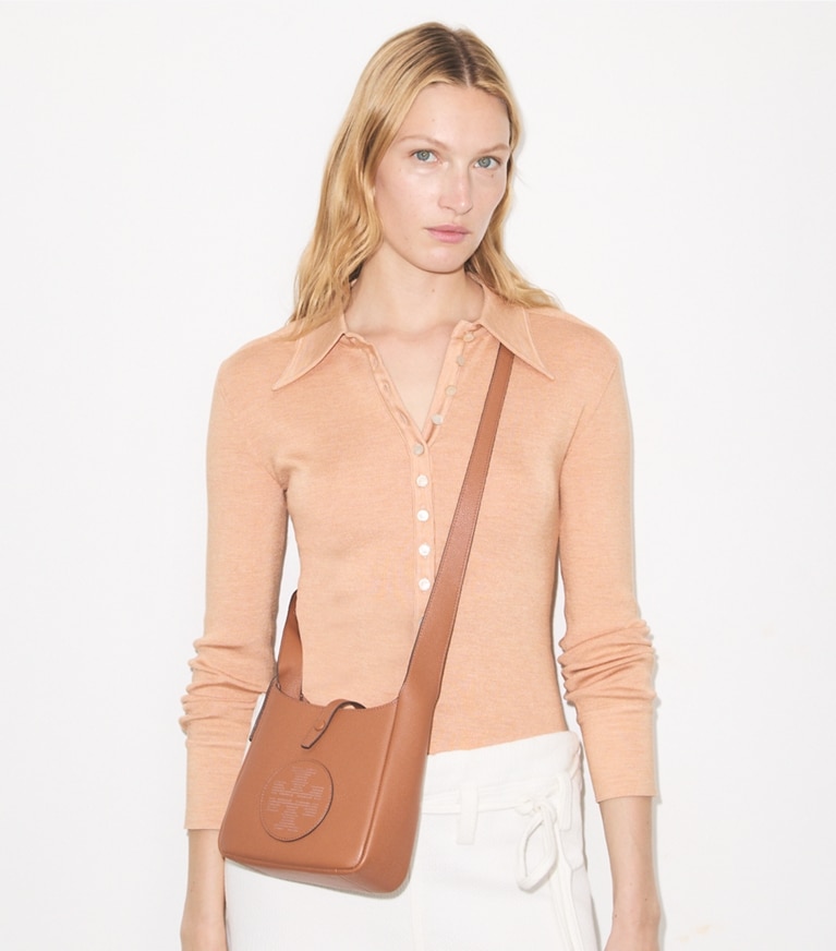 Tory Burch designer sacs à bandoulière Sac bandoulière Miller Swing in Aged Tan accessory on model
