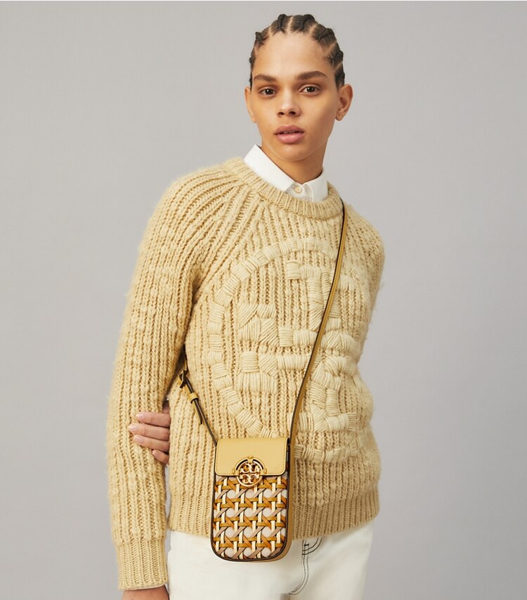 Tory Burch designer mini sacs Sac bandoulière pour téléphone Miller tressé dans CORNBREAD accessoire sur le modèle