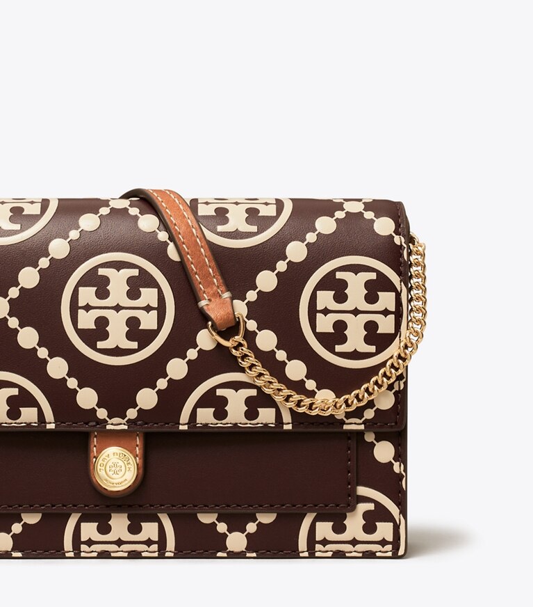 Tory Burch designer sacs à bandoulière Sac bandoulière T Monogram gaufré contrasté dans Deep Maroon / New Cream détails