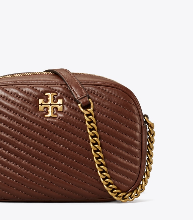 Tory Burch designer sacs à bandoulière Sac caméra Kira Chevron Moto Quilt dans Tree Branch détails