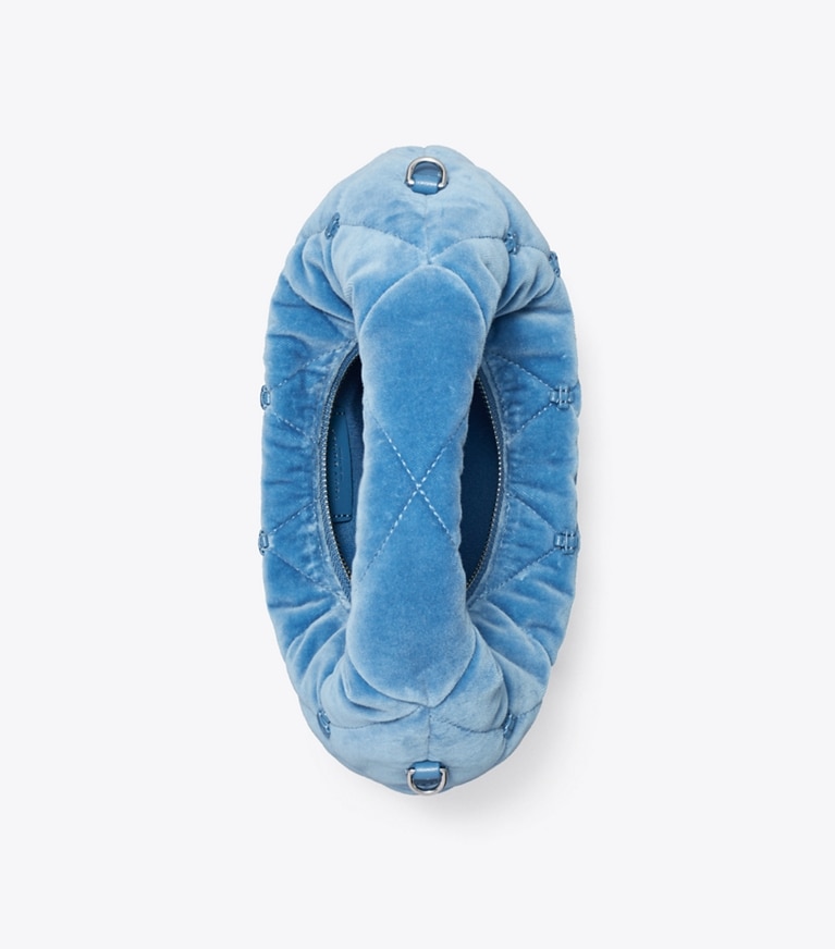 Tory Burch designer sacs à bandoulière Sac croissant Bunny Knot en velours in Steel Blue dessus